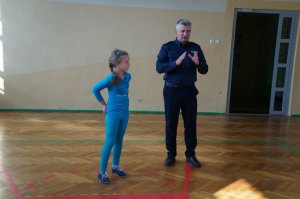 Policjanci w Szkole Podstawowej w Bobrownikach