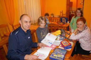 Smoczyca Klara na spotkaniu w Domu Dziecka im. Dominika Savio w Sarnowie