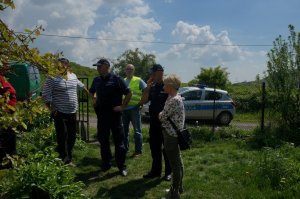 Dzielnicowi z pomocą opiekunowi zwierząt