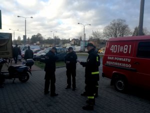 Wspólne działania profilaktyczne Straży Pożarnej i Policji na targowisku miejskim w Będzinie