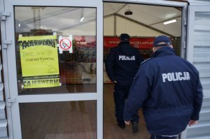 Będzińscy dzielnicowi kontrolują sprzedaż fajerwerków