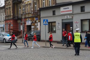 Niebieski marsz dla autyzmu w będzińskiej komendzie