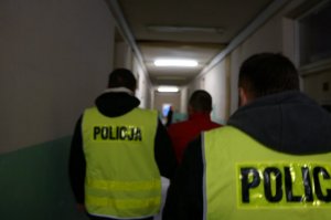 Awantura o portfel zakończona atakiem na policjantów