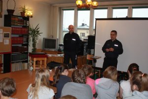 Komendant gościem siewierskiej biblioteki publicznej