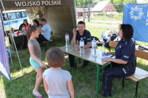 &quot;Siódemka w mundurze&quot; z policyjną orkiestrą i Sznupkiem