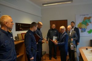 Gratulacje dla zwycięzców XXIV finału Ogólnopolskich Mistrzostw Policjantów Prewencji - Turniej Par Patrolowych &quot;Patrol Roku&quot;