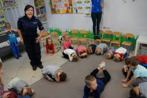 Z pluszową policjantką nie tylko o odblaskach