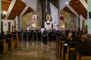 Koncert policyjnej orkiestry na obchodach Święta Niepodległości