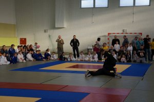 Mikołajkowy turniej judo z będzińskimi policjantami