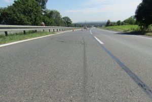 Prędkość przyczyną groźnego wypadku motocyklisty