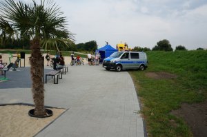 Policjanci z wizytą na będzińskiej plaży