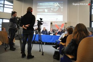 Zdjęcia z konferencji inaugurującej projekt profilaktyczny „Cyberprzestrzeń-współczesne zagrożenia”