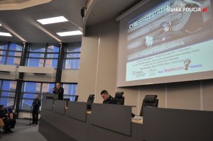 Zdjęcia z konferencji inaugurującej projekt profilaktyczny „Cyberprzestrzeń-współczesne zagrożenia”