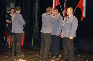 Odznaczanie policjantów medalami i odznaczeniami