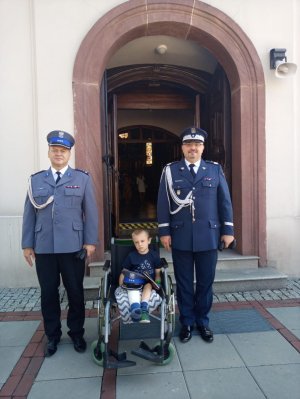 Kuba wraz z Komendantem Wojewódzkim  Policji w Katowicach
nadinsp. dr Krzysztofem  JUSTYŃSKIM oraz Komendantem Powiatowym Policji w Będzinie insp. mgr Arkadiuszem WIĘCEK