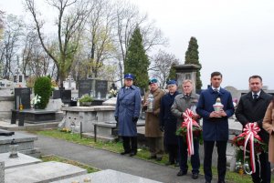 Oficjalna delegacja na grobach zasłużonych