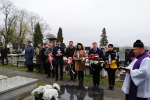 Oficjalna delegacja na grobach zasłużonych