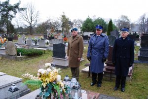 Oficjalna delegacja na grobach zasłużonych