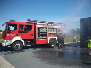 Półkolonie z udziałem będzińskich policjantów oraz strażaków.