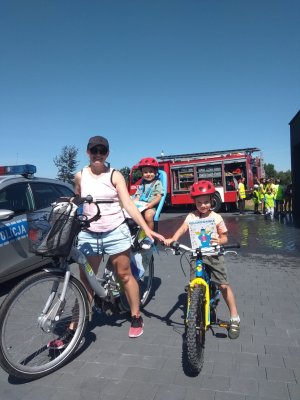 Półkolonie z udziałem będzińskich policjantów oraz strażaków.