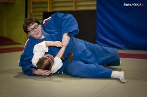 Beata Maksymow-Wendt w trakcie walki judo na macie z córką