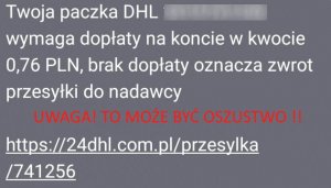 informacje z sms-a w sprawie otrzymania przesyłki. W centralnej części czerwony napis UWAGA To może być oszustwo.