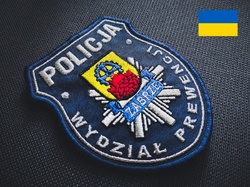 Naszywka Wydziału Prewencji Komendy Miejskiej Policji w Zabrzu w rogu mała flaga Ukrainy