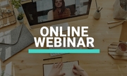 grafika z napisem online webinar w tle na ekranie komputera kobieta