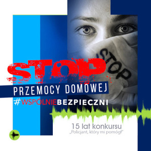 Kobieta zasłaniająca twarz dłonią na której widnieje napis STOP.