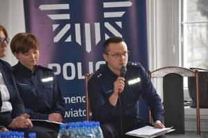 Policjanci w Starostwie Powiatowym w Będzinie