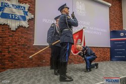 Zdjęcie przedstawiające policjantów ze Sztandaru Komendy Głównej Policji.