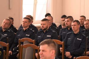 Zdjęcie grupowe policjantów podczas narady rocznej.