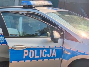 Na zdjęciu radiowóz policyjny.