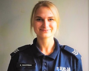 zdjęcie przedstawiające policjantkę